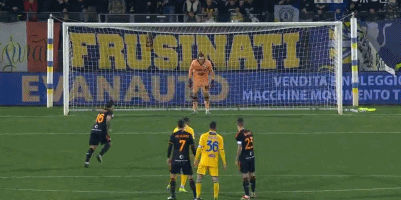 马卡：最高法院判决西甲联盟违规，皇马获赔880万欧转播收入（马卡报：最高法认定西甲联盟违法，皇马获赔880万欧元转播费）