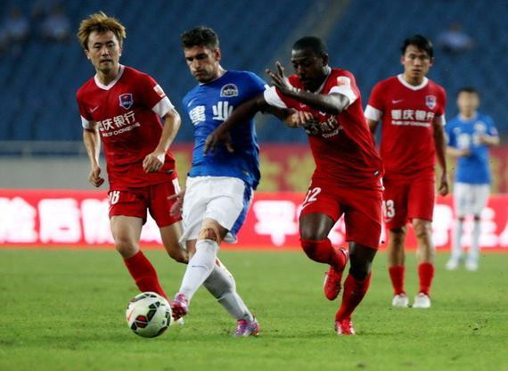 德天空：凯恩没考虑明夏离队，他希望在拜仁至少待到2027年（德天空：凯恩未考虑明夏离队，期望至少留在拜仁至2027年）