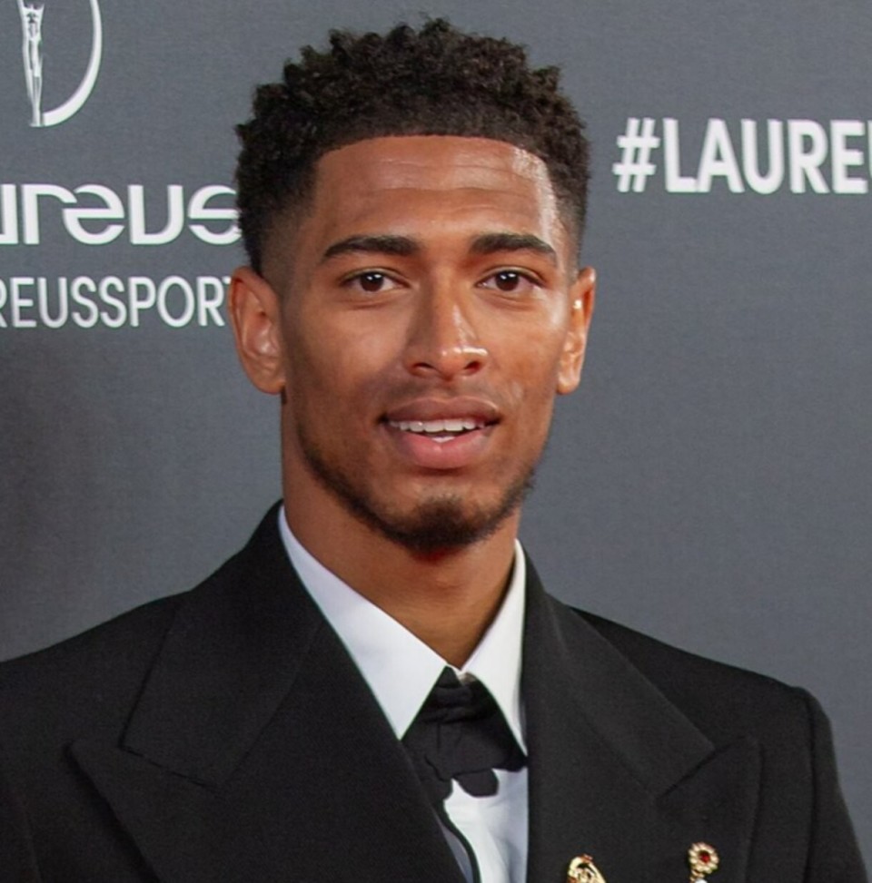 每体：预计拉菲尼亚周二就能随全队合练；霍安下场有可能首发（每体：拉菲尼亚有望周二随队合练，霍安下轮或首发）