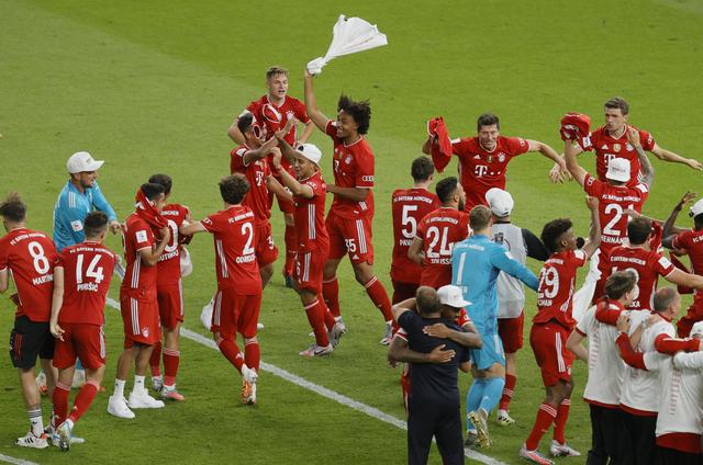 曼城瞄准并夺取英超领头羊位置（曼城冲击英超榜首并强势登顶）